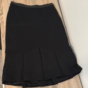 Badgley Mischka Black Trumpet Midi Skirt